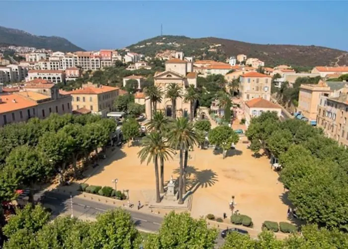 Casa Isulana-standing-hyper Centre Daire