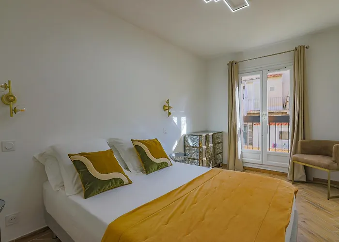 Casa Isulana-standing-hyper Centre *